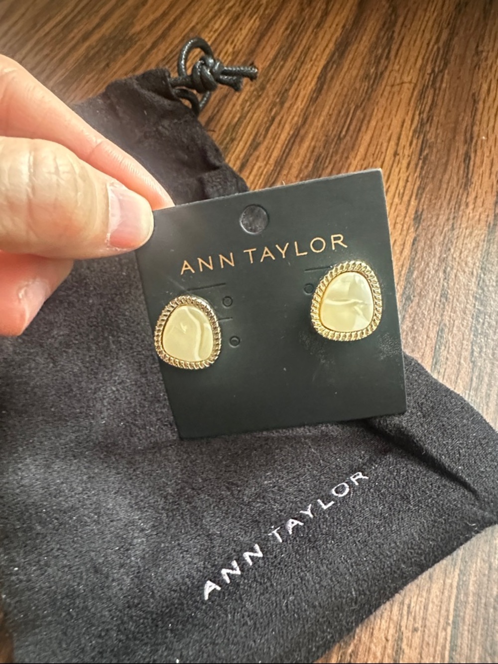 Ann Taylor Gold Trim Cream Stone Teardrop Stud Earrings